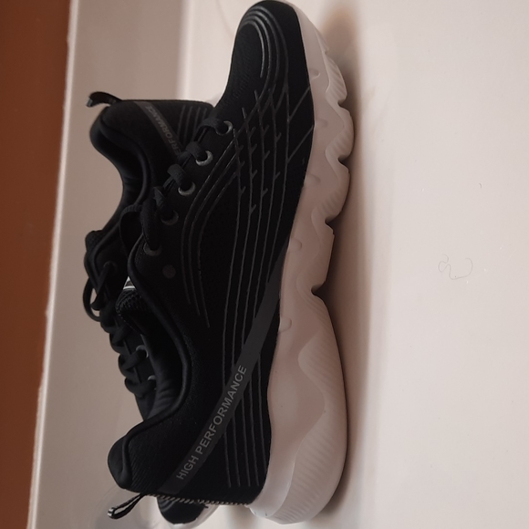 HIGH PERFORMANCE Athletic Shoes - Picture 4 of 6